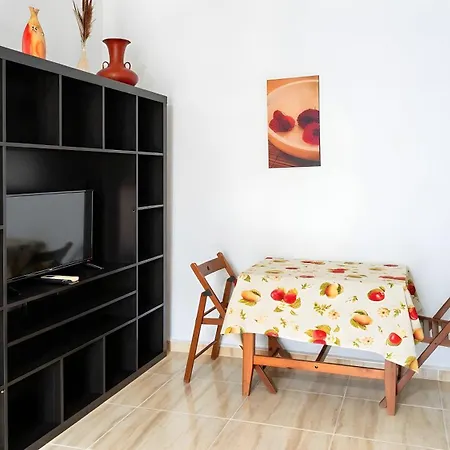 Con Aire Acondicionado Y Patio Ideal Mascosta Solo Alquilamos Familias Y Parejas Appartement Conil De La Frontera
