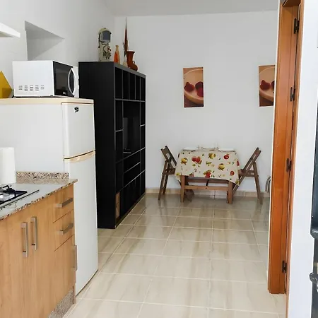 Con Aire Acondicionado Y Patio Ideal Mascosta Solo Alquilamos Familias Y Parejas *