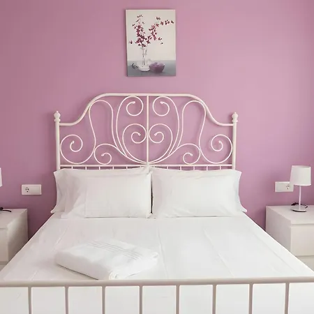 Con Aire Acondicionado Y Patio Ideal Mascosta Solo Alquilamos Familias Y Parejas 公寓